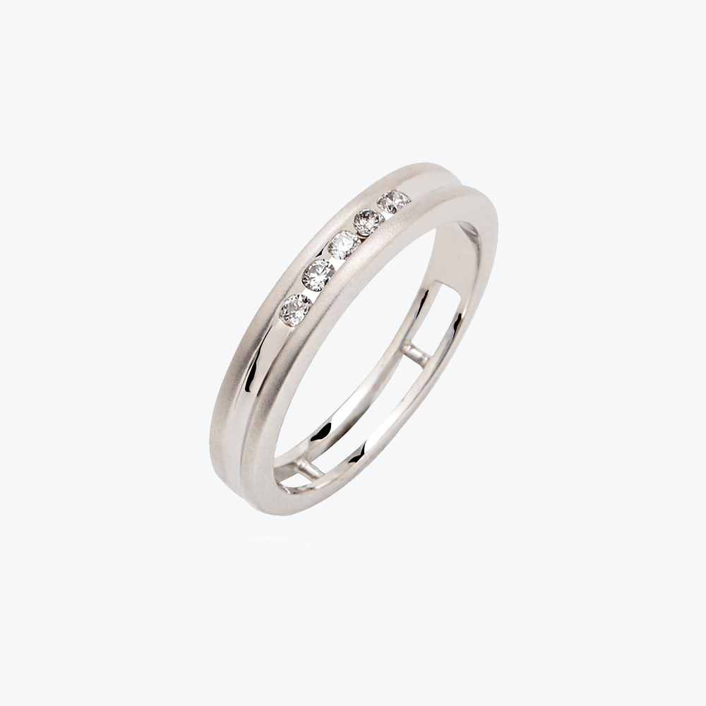 Silver ring eq Dimond